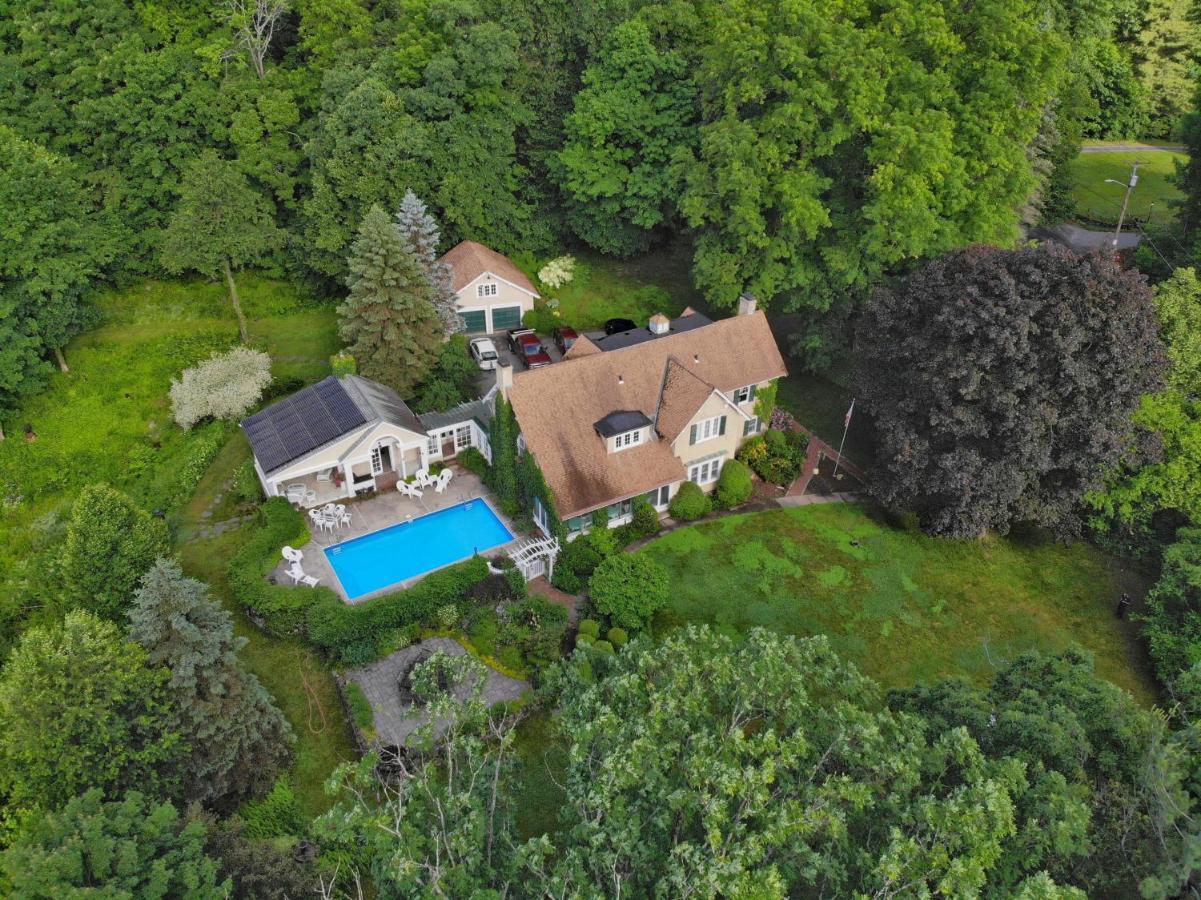 Howarth House Bed And Breakfast Fitchburg 外观 照片