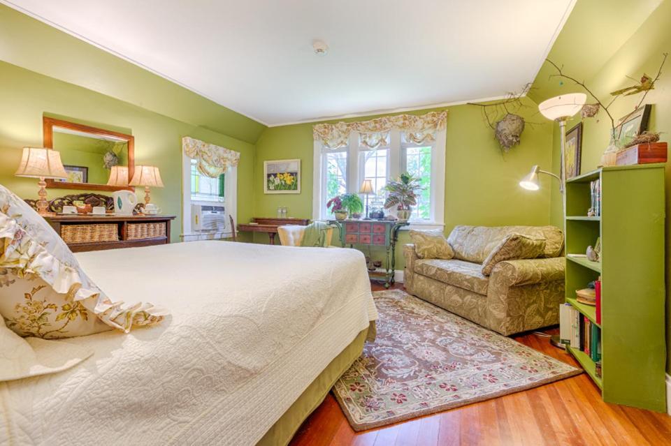 Howarth House Bed And Breakfast Fitchburg 外观 照片