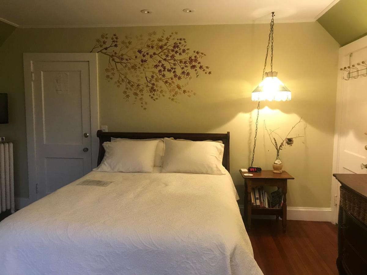 Howarth House Bed And Breakfast Fitchburg 外观 照片