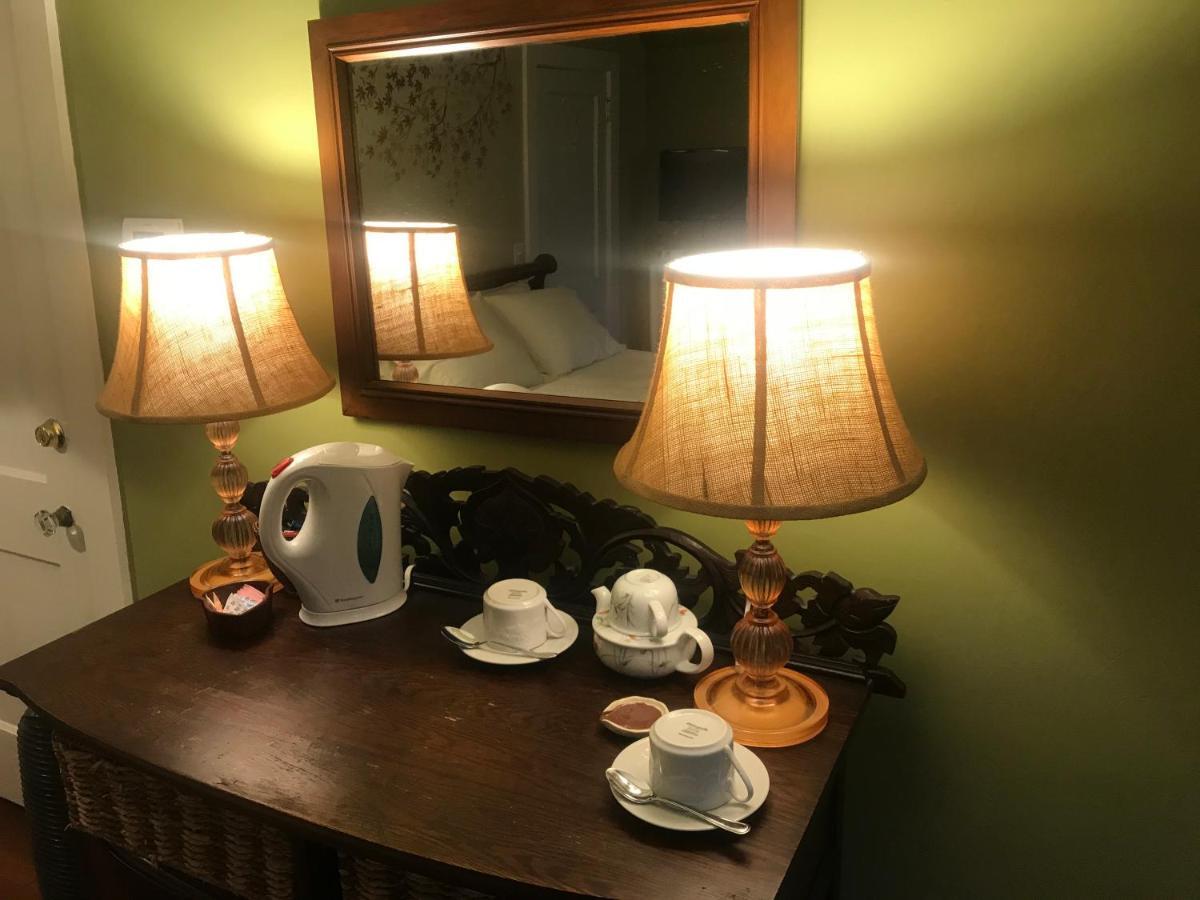 Howarth House Bed And Breakfast Fitchburg 外观 照片