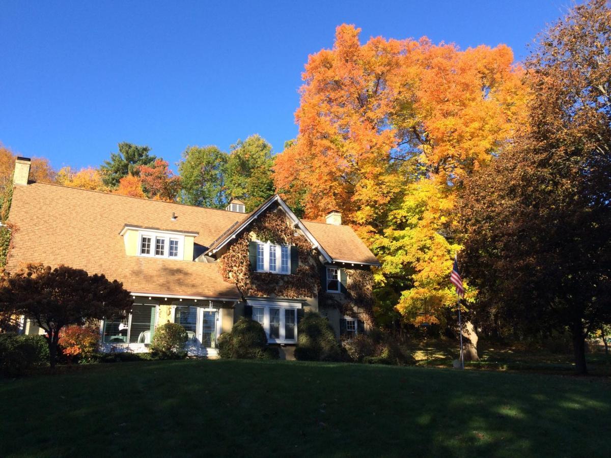 Howarth House Bed And Breakfast Fitchburg 外观 照片